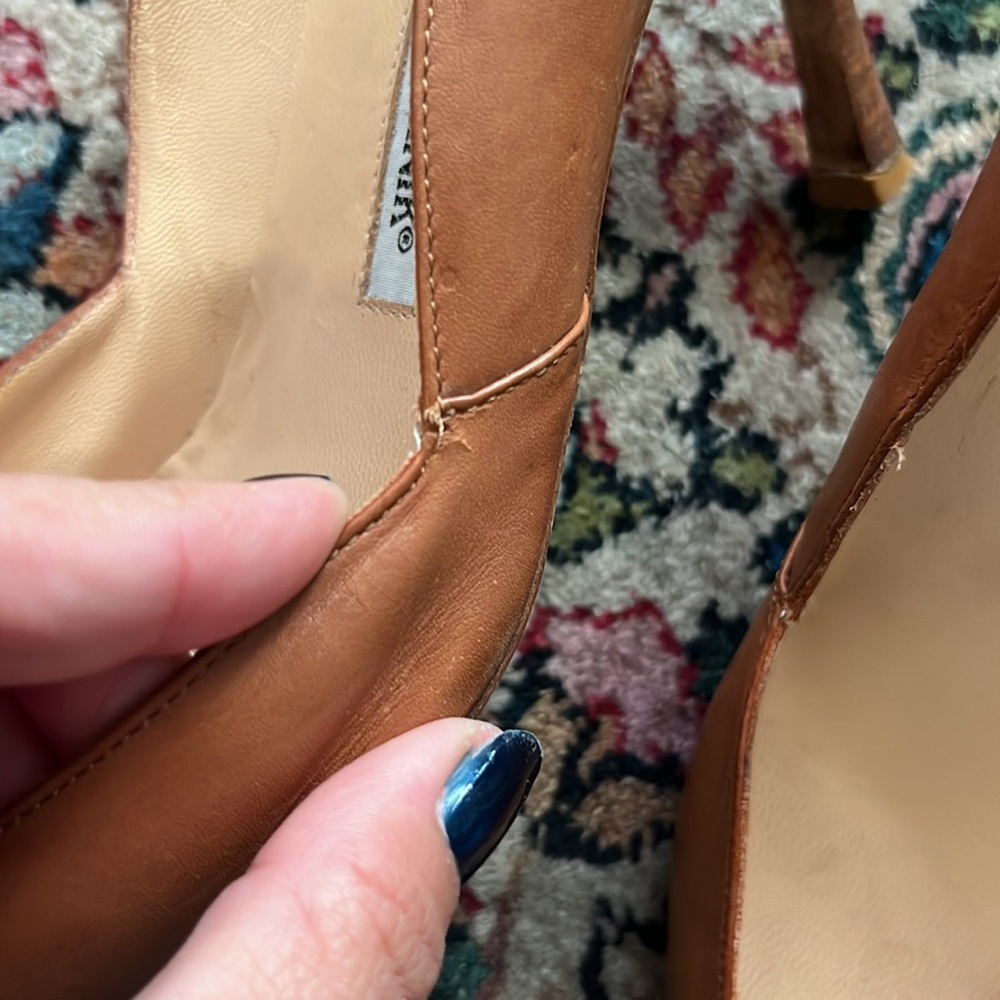 MANOLO BLAHNIK Pumps - Picture 7 of 7